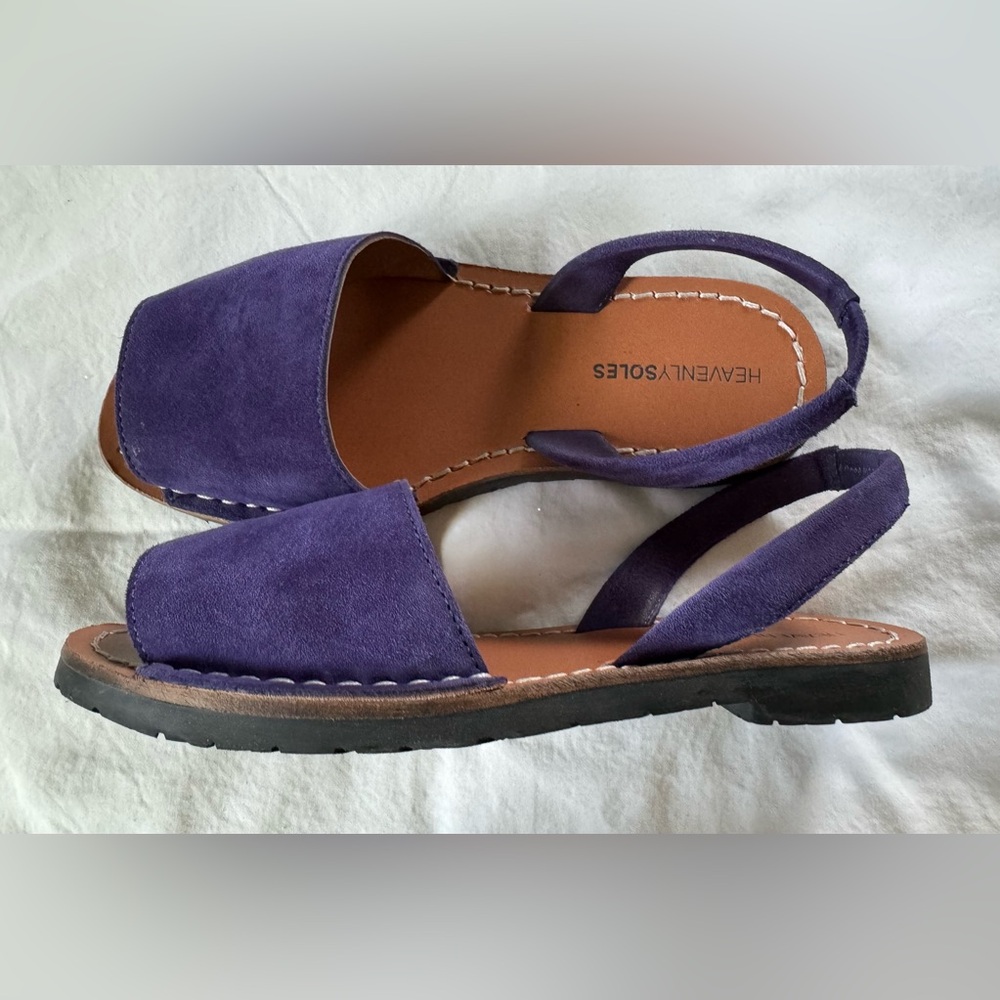 Heavenly Soles Suede Sandals SZ 6